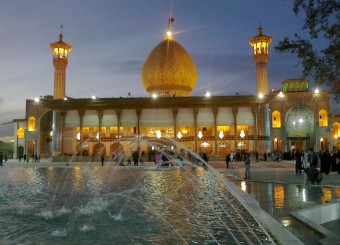 انجمن ادبی آستان مهر حرم مطهر شاهچراغ عصر شعر و مشاعره از منا تا غدیر برگزار می شود