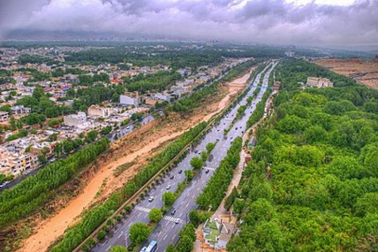 تعامل سه طرفه شهروندان، باغداران و مديريت شهري راهكار نجات باغات شيراز